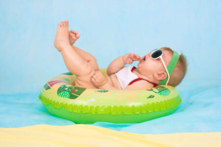 Wie Sie Ihr Kind mit Sonnencreme, Sonnenkleidung und Co. schützen können